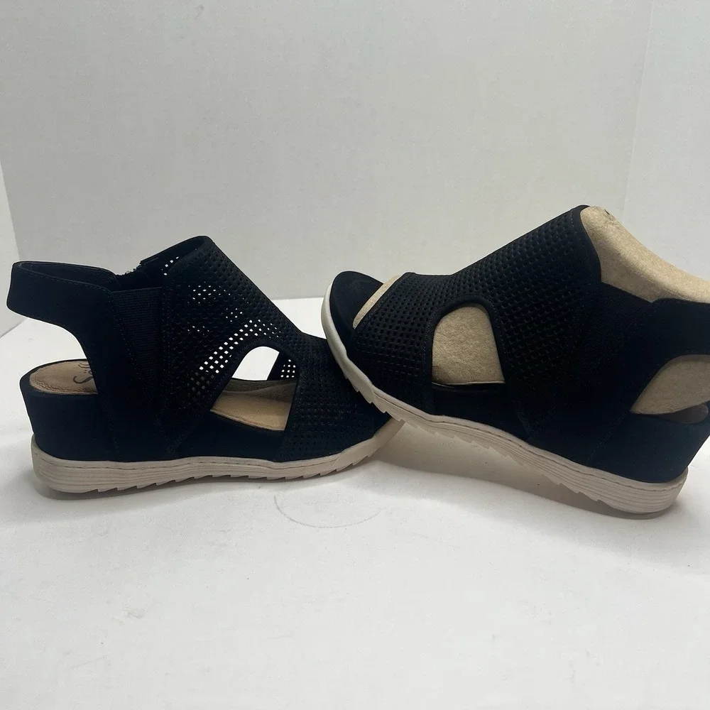 Sofft Shandi Womens 7 M Black Perforated Suede Wedge Sandals SF0044321 NIB
